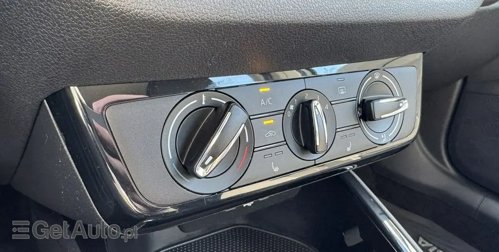 SKODA Fabia 1.0 TSI Selection