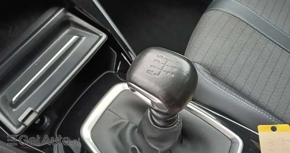 PEUGEOT 208 PureTech 100 Allure Pack