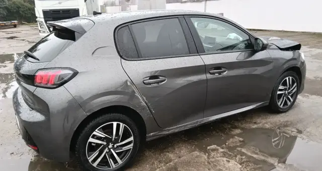 PEUGEOT 208 PureTech 100 Allure Pack