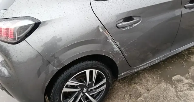 PEUGEOT 208 PureTech 100 Allure Pack