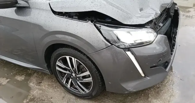 PEUGEOT 208 PureTech 100 Allure Pack