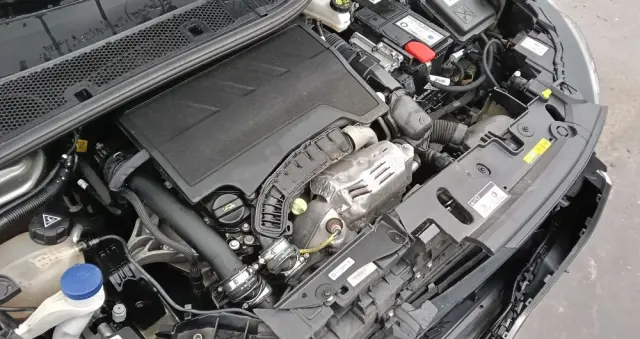 PEUGEOT 208 PureTech 100 Allure Pack