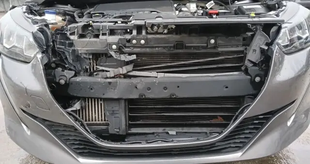 PEUGEOT 208 PureTech 100 Allure Pack