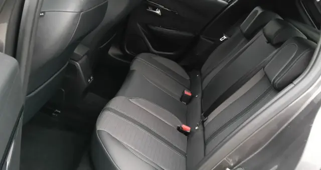 PEUGEOT 208 PureTech 100 Allure Pack