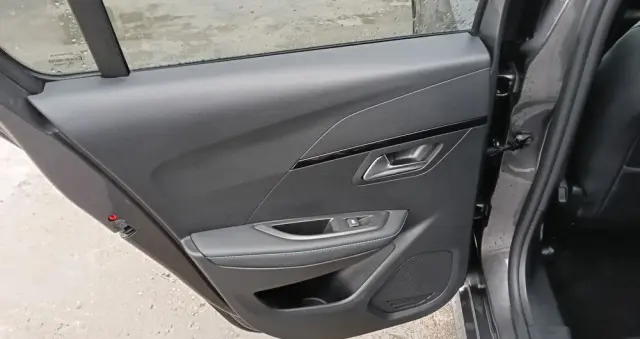 PEUGEOT 208 PureTech 100 Allure Pack