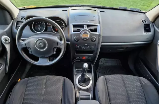RENAULT Megane 