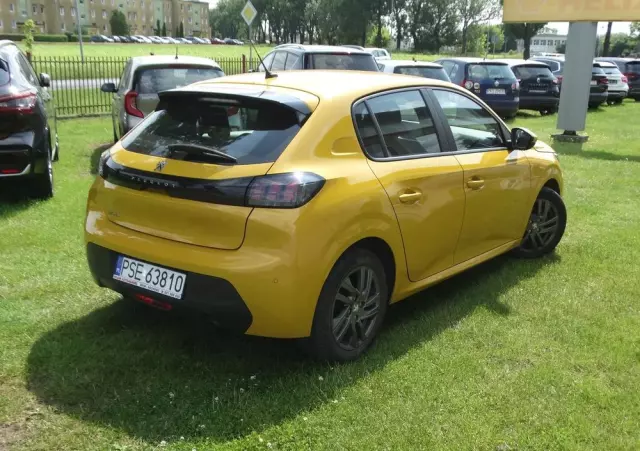 PEUGEOT 208 