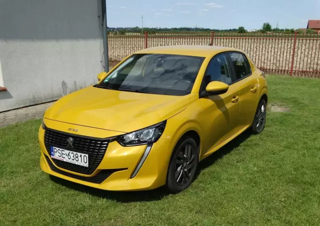 PEUGEOT 208 