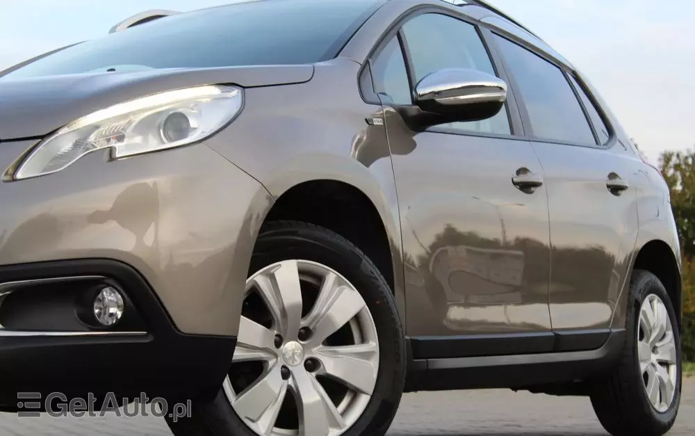 PEUGEOT 2008 1.2 Pure Tech Style