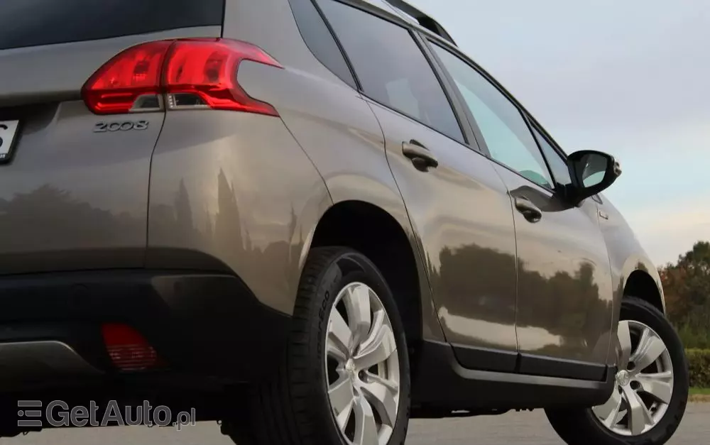 PEUGEOT 2008 1.2 Pure Tech Style