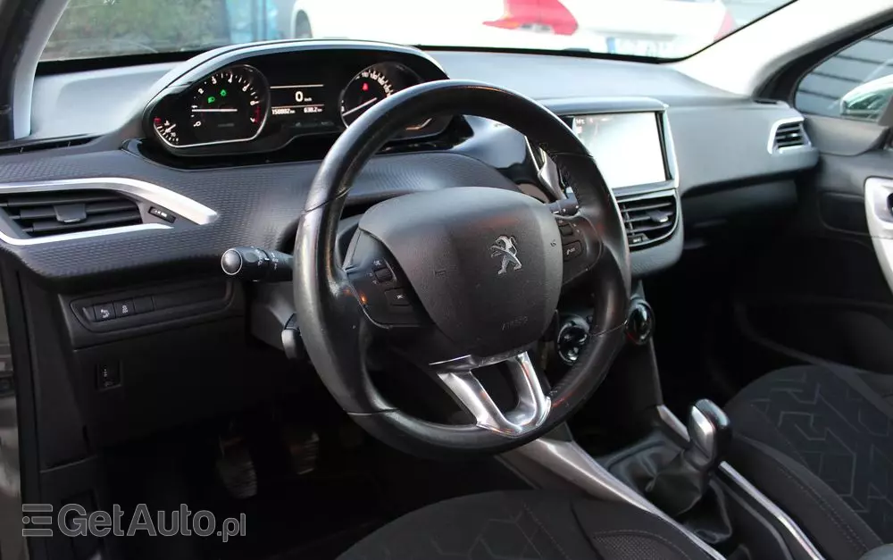 PEUGEOT 2008 1.2 Pure Tech Style
