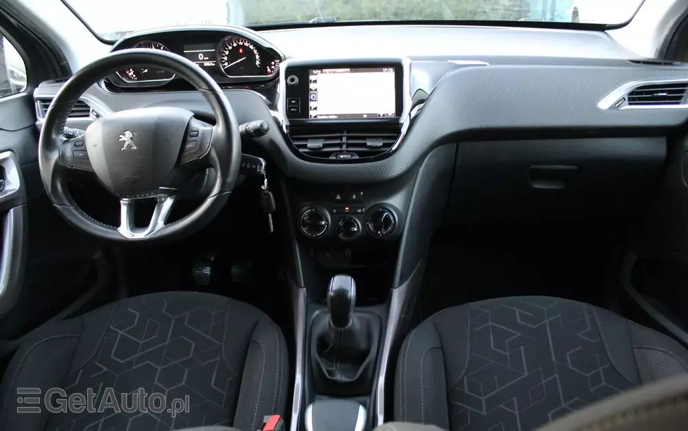 PEUGEOT 2008 1.2 Pure Tech Style