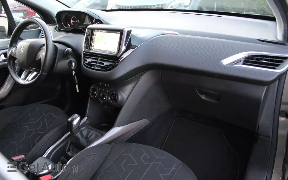 PEUGEOT 2008 1.2 Pure Tech Style