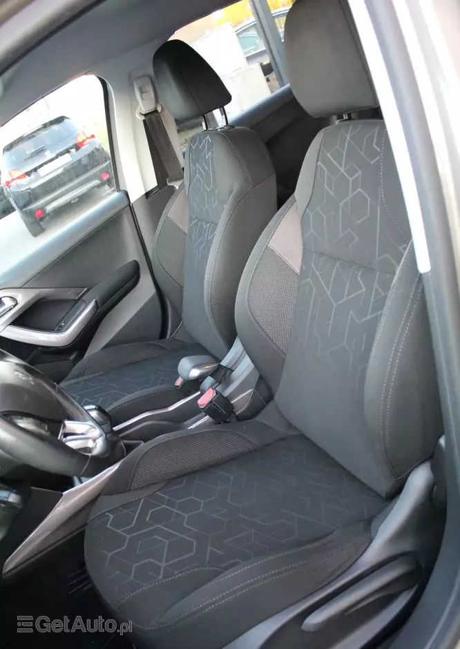 PEUGEOT 2008 1.2 Pure Tech Style