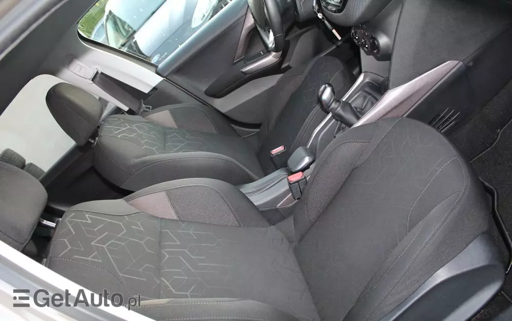 PEUGEOT 2008 1.2 Pure Tech Style