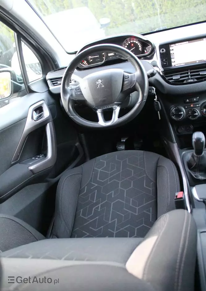 PEUGEOT 2008 1.2 Pure Tech Style