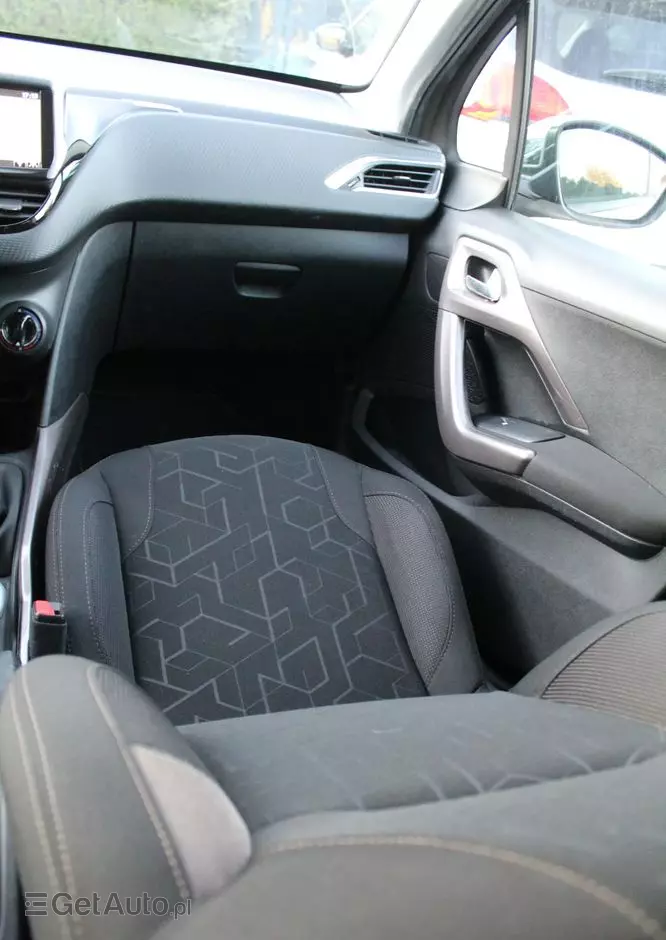 PEUGEOT 2008 1.2 Pure Tech Style