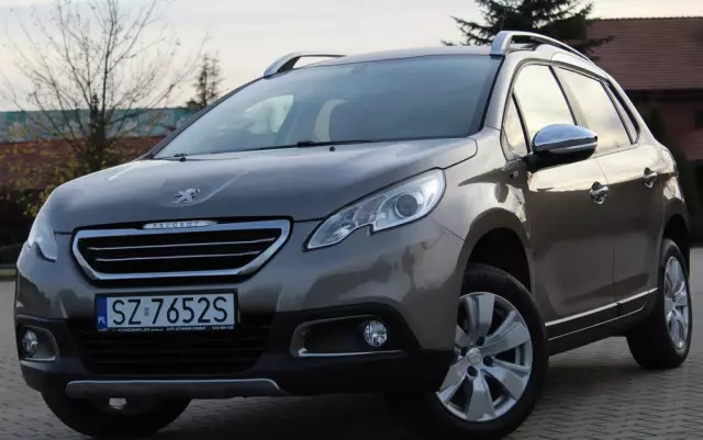 PEUGEOT 2008 1.2 Pure Tech Style
