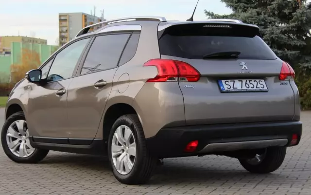 PEUGEOT 2008 1.2 Pure Tech Style