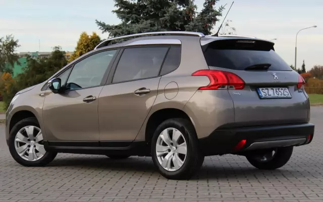 PEUGEOT 2008 1.2 Pure Tech Style