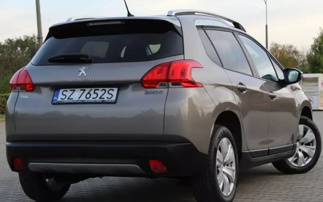 PEUGEOT 2008 1.2 Pure Tech Style