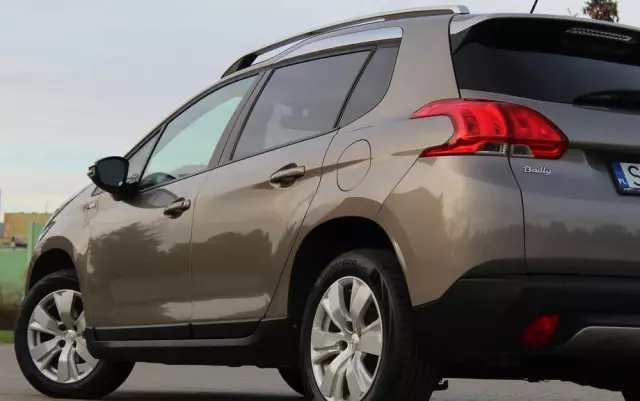 PEUGEOT 2008 1.2 Pure Tech Style