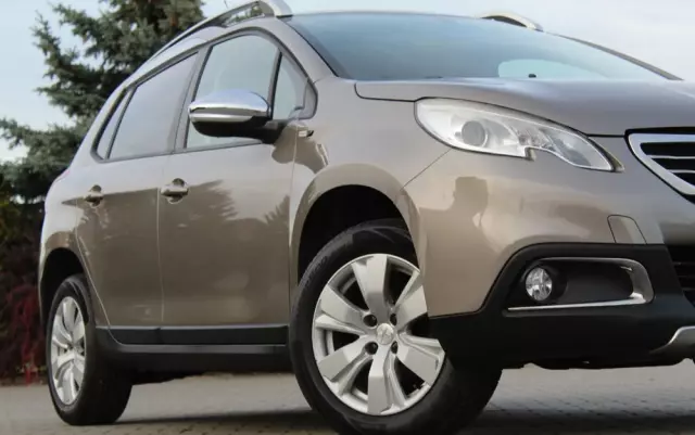 PEUGEOT 2008 1.2 Pure Tech Style