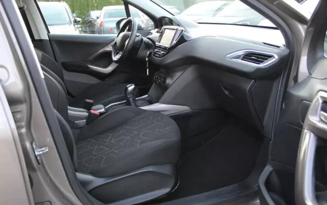 PEUGEOT 2008 1.2 Pure Tech Style