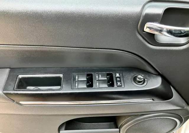 JEEP Compass 2.4I 4x4 Automatik Limited