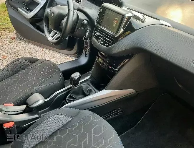 PEUGEOT 2008 1.2 Pure Tech Access