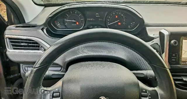 PEUGEOT 2008 1.2 Pure Tech Access