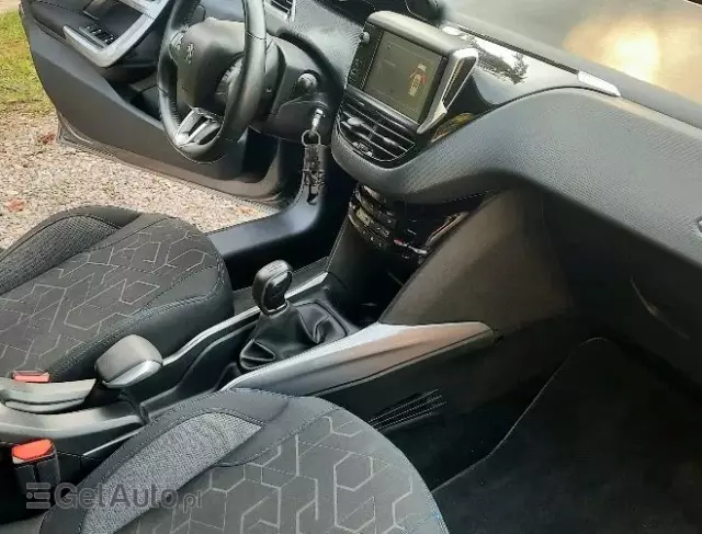 PEUGEOT 2008 1.2 Pure Tech Access