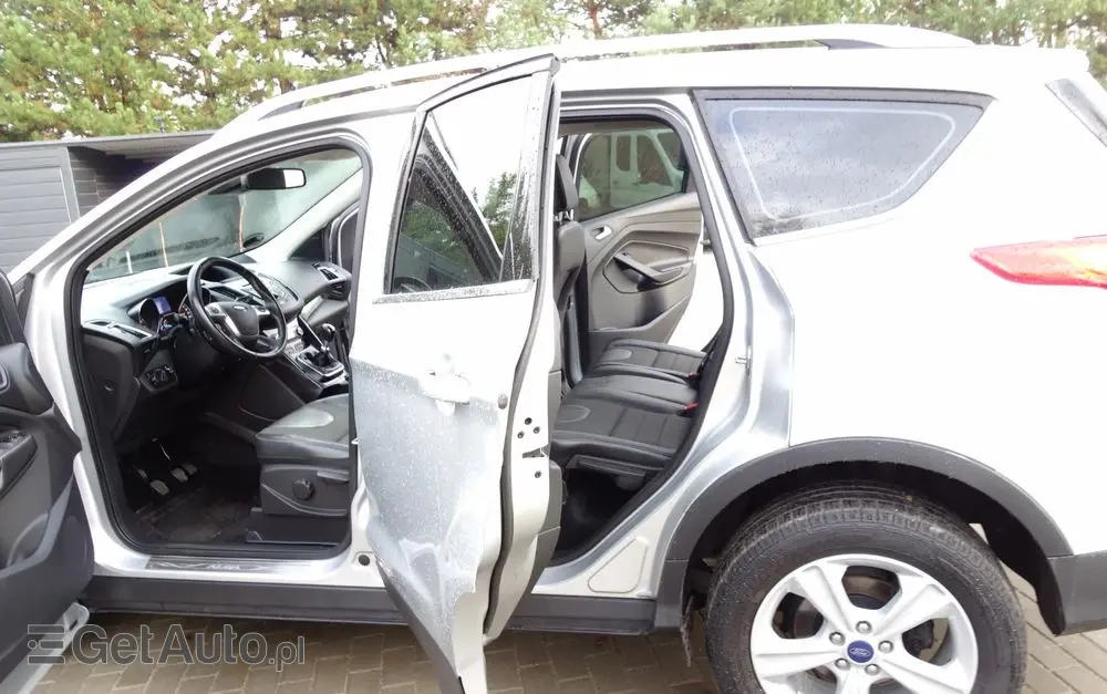 FORD Kuga 1.5 EcoBoost 2x4 Trend