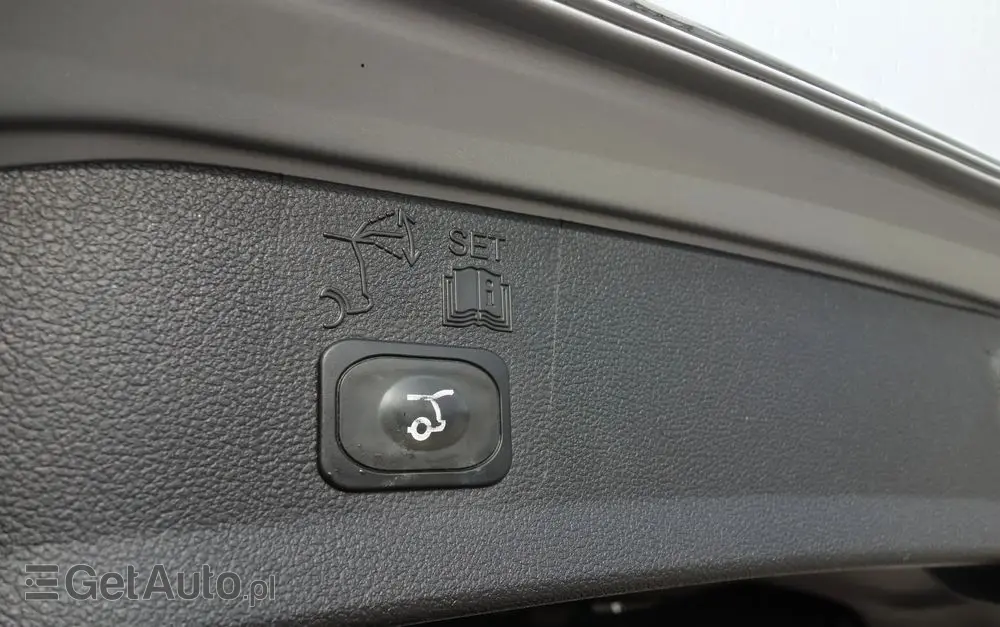 FORD Kuga 1.5 EcoBoost 2x4 Trend