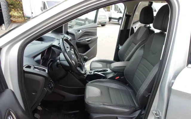 FORD Kuga 1.5 EcoBoost 2x4 Trend