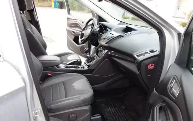 FORD Kuga 1.5 EcoBoost 2x4 Trend