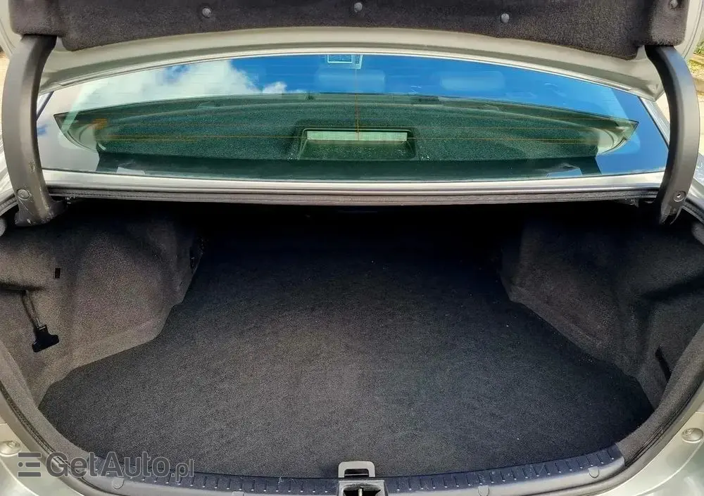 TOYOTA Avensis 1.8 Premium