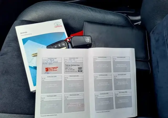 TOYOTA Avensis 1.8 Premium