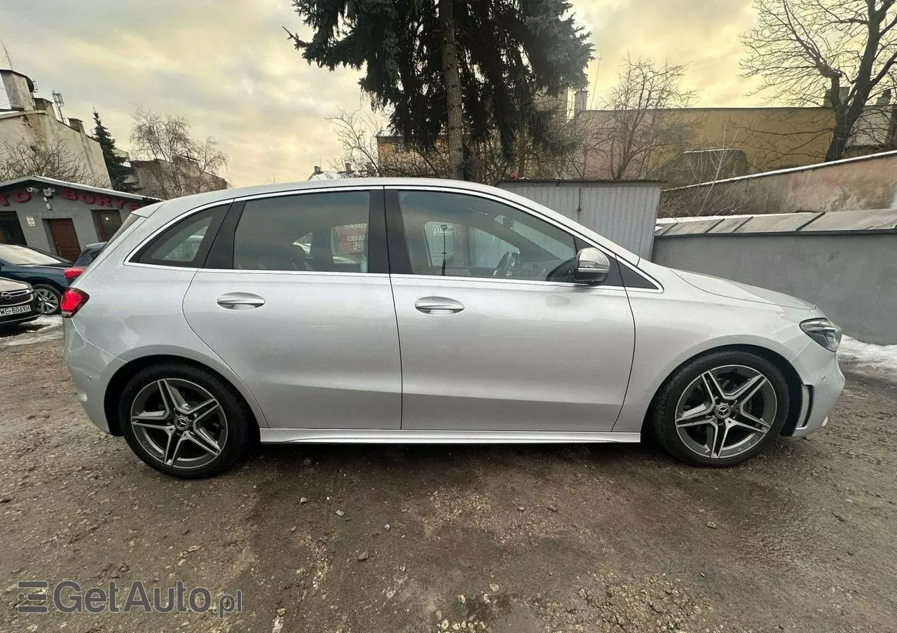 MERCEDES-BENZ Klasa B 200 AMG Line 7G-DCT