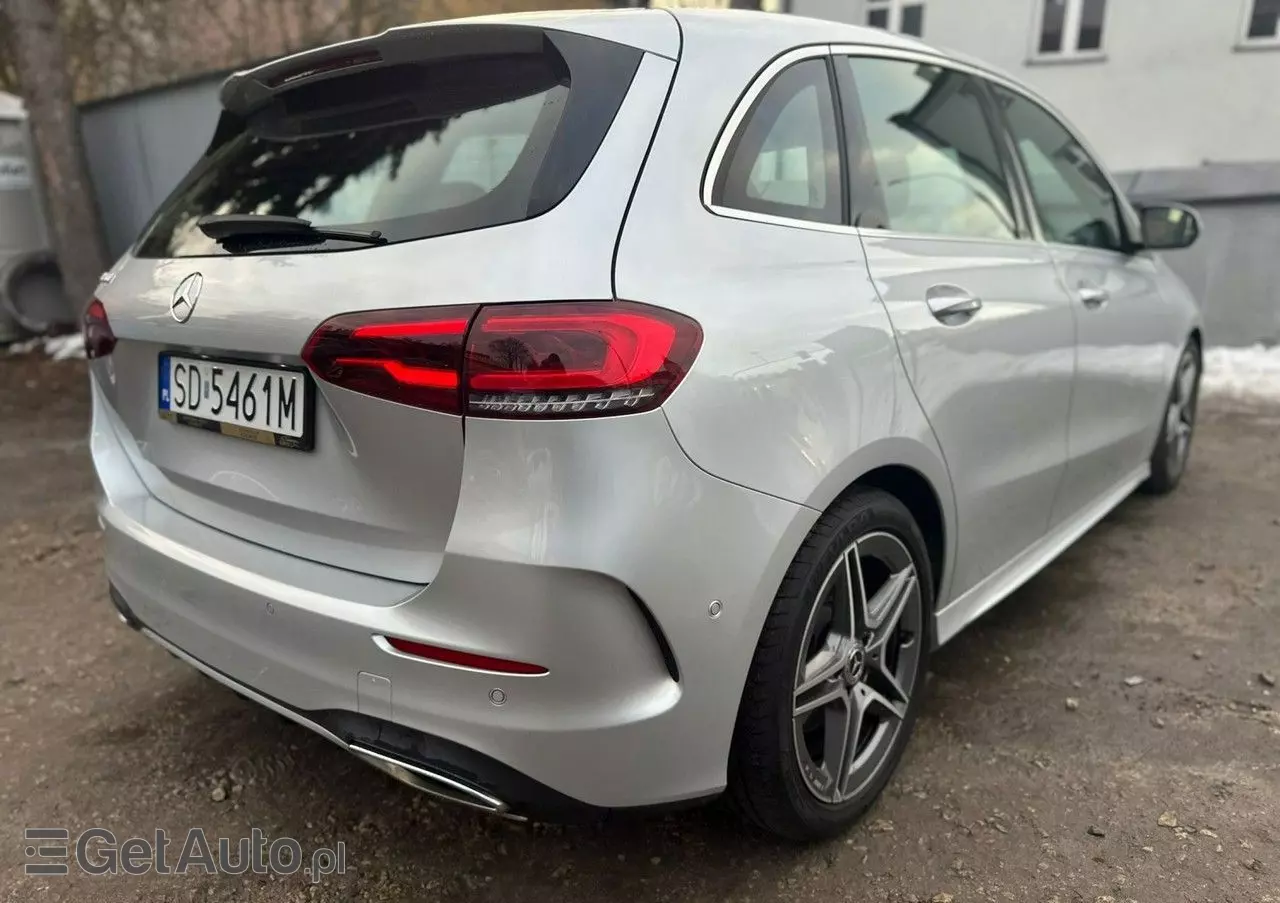 MERCEDES-BENZ Klasa B 200 AMG Line 7G-DCT