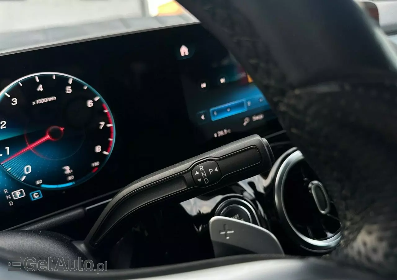 MERCEDES-BENZ Klasa B 200 AMG Line 7G-DCT