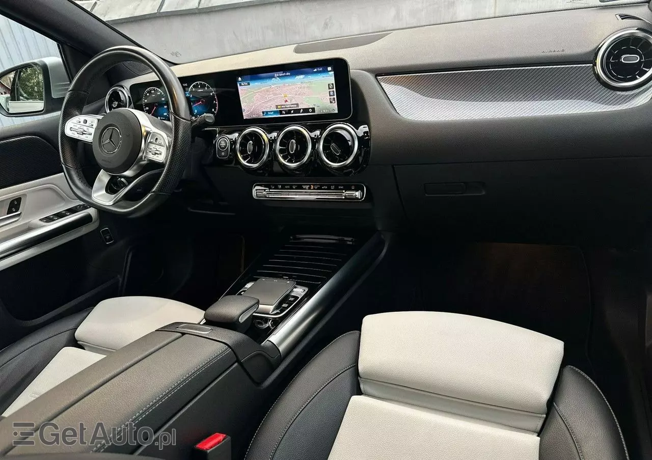 MERCEDES-BENZ Klasa B 200 AMG Line 7G-DCT