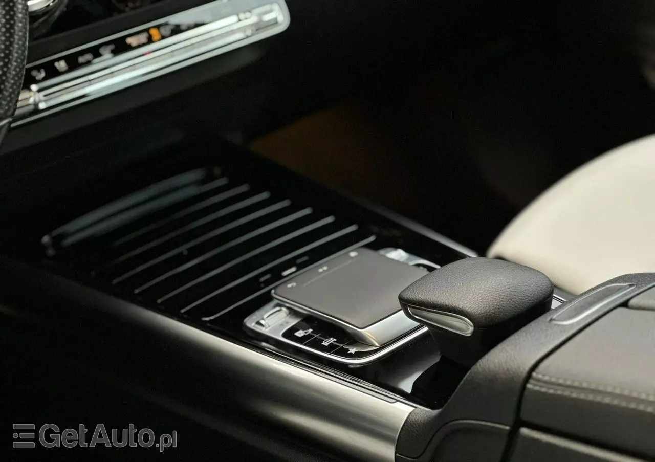 MERCEDES-BENZ Klasa B 200 AMG Line 7G-DCT