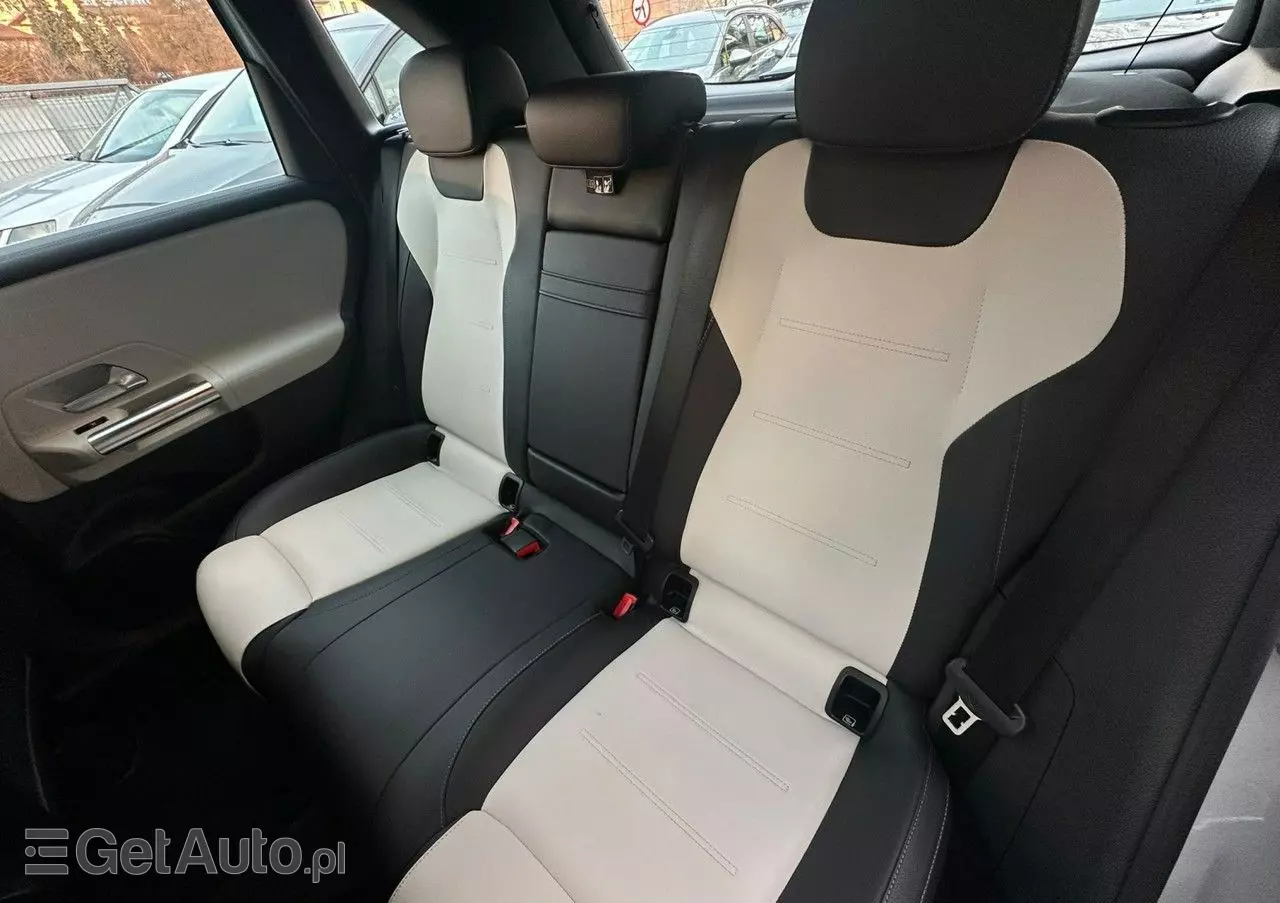 MERCEDES-BENZ Klasa B 200 AMG Line 7G-DCT