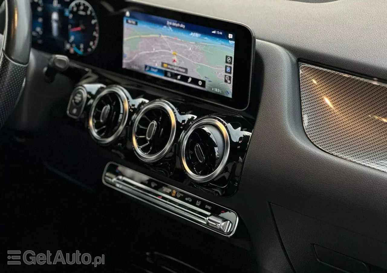 MERCEDES-BENZ Klasa B 200 AMG Line 7G-DCT