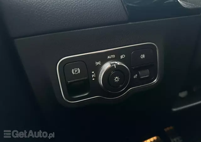 MERCEDES-BENZ Klasa B 200 AMG Line 7G-DCT