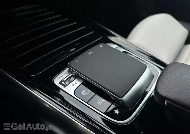 MERCEDES-BENZ Klasa B 200 AMG Line 7G-DCT