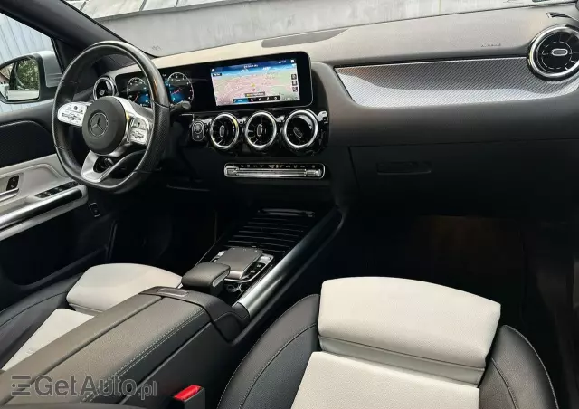 MERCEDES-BENZ Klasa B 200 AMG Line 7G-DCT