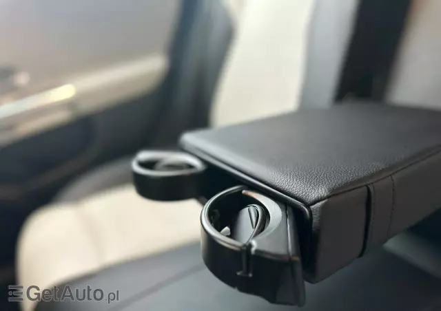 MERCEDES-BENZ Klasa B 200 AMG Line 7G-DCT