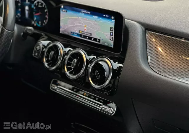 MERCEDES-BENZ Klasa B 200 AMG Line 7G-DCT